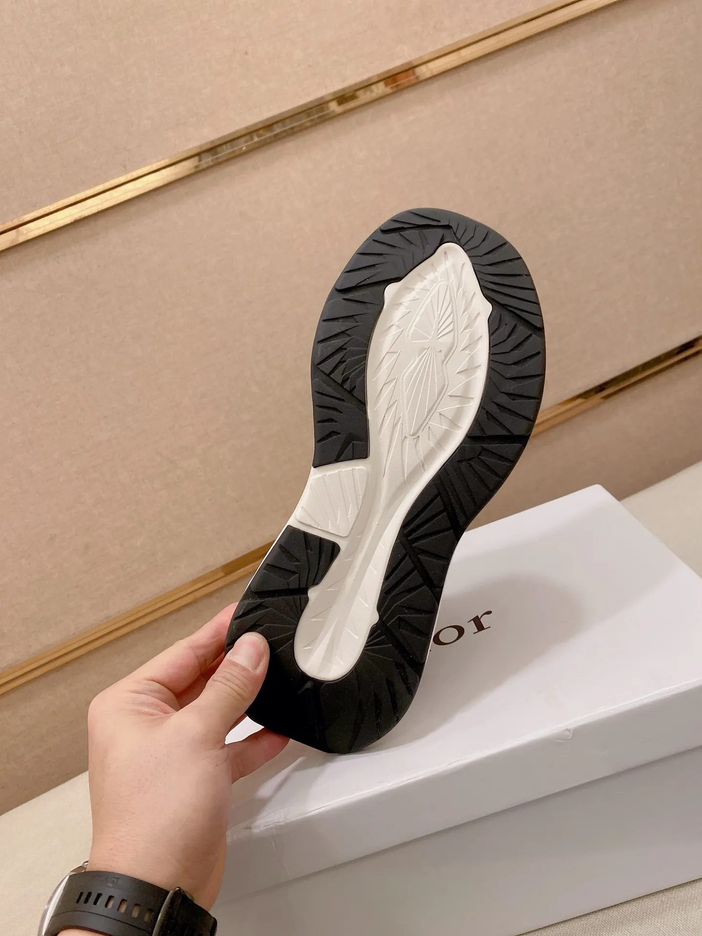 Factory price: 442💰[Dior·Dior] New casual sports style men's shoes, new spring and summer design, perfect workmanship, lace-up lazy style to create wardrobe quality, upper: imported first-layer cowhide, sheepskin lining is soft and comfortable, ultra-light TPU wear-resistant outsole, simple, versatile fashion men's shoes, excellent color code number 38--44. Can be customized for 45 non-refundable!